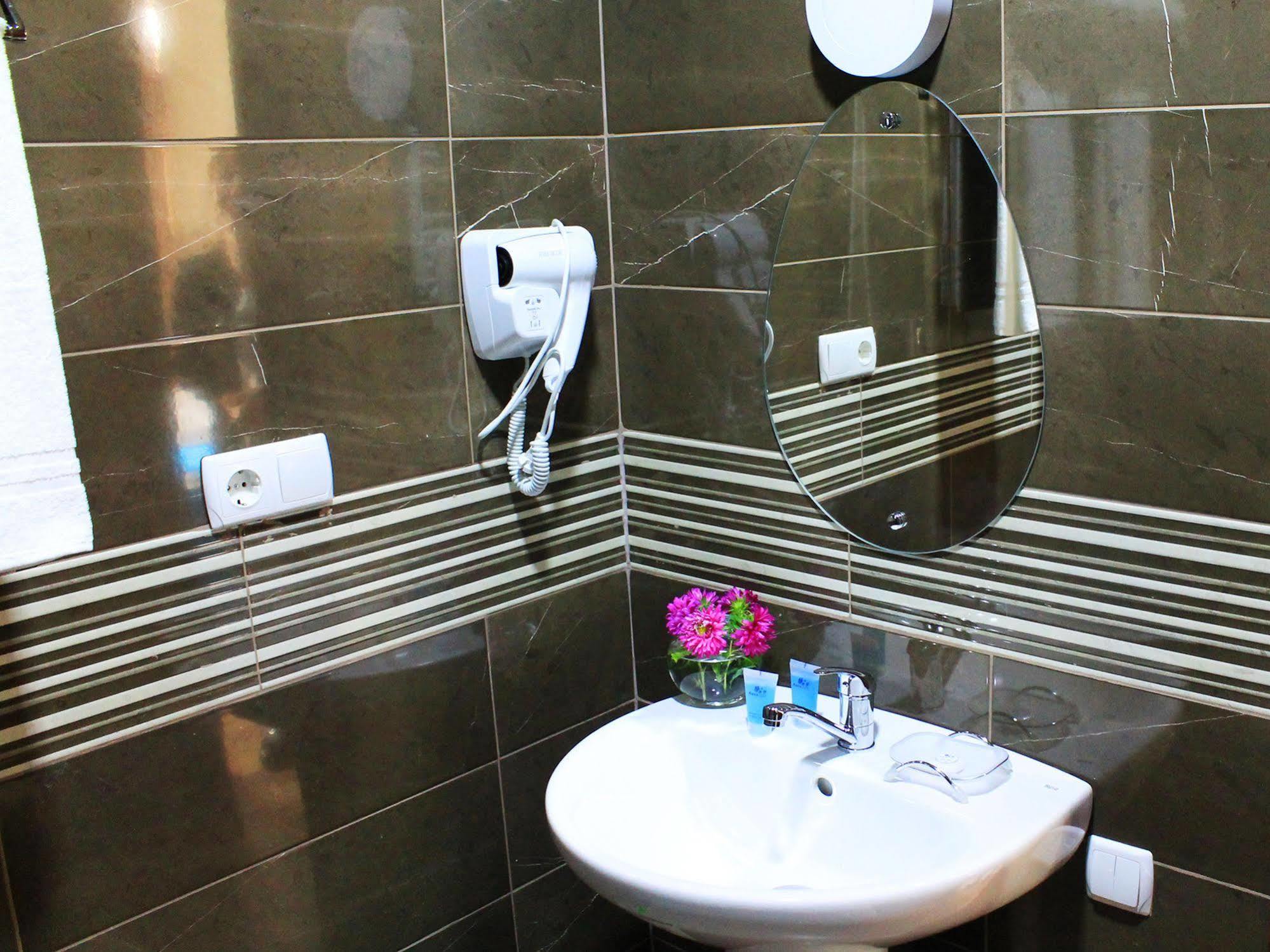 Rogalux Blue Hotel Tbiliszi Kültér fotó